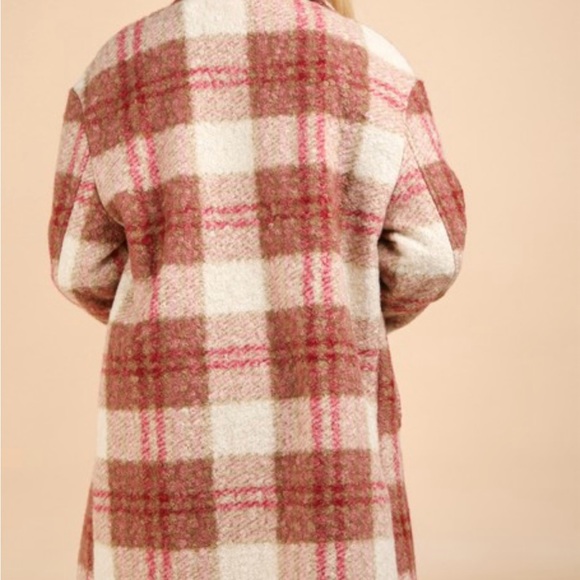 Women’s Plaid Winter Coat - Picture 2 of 3